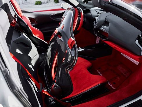 Used 2025 Ferrari SF90 Spider image 46