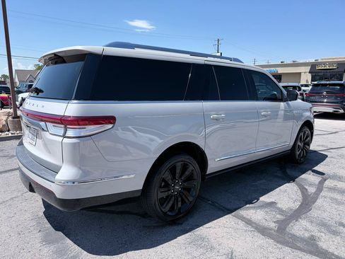 Used 2022 Lincoln Navigator L Reserve w/ Monochromatic Package AWD/4WD image 5