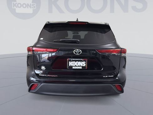 Used 2023 Toyota Highlander XLE AWD/4WD image 5