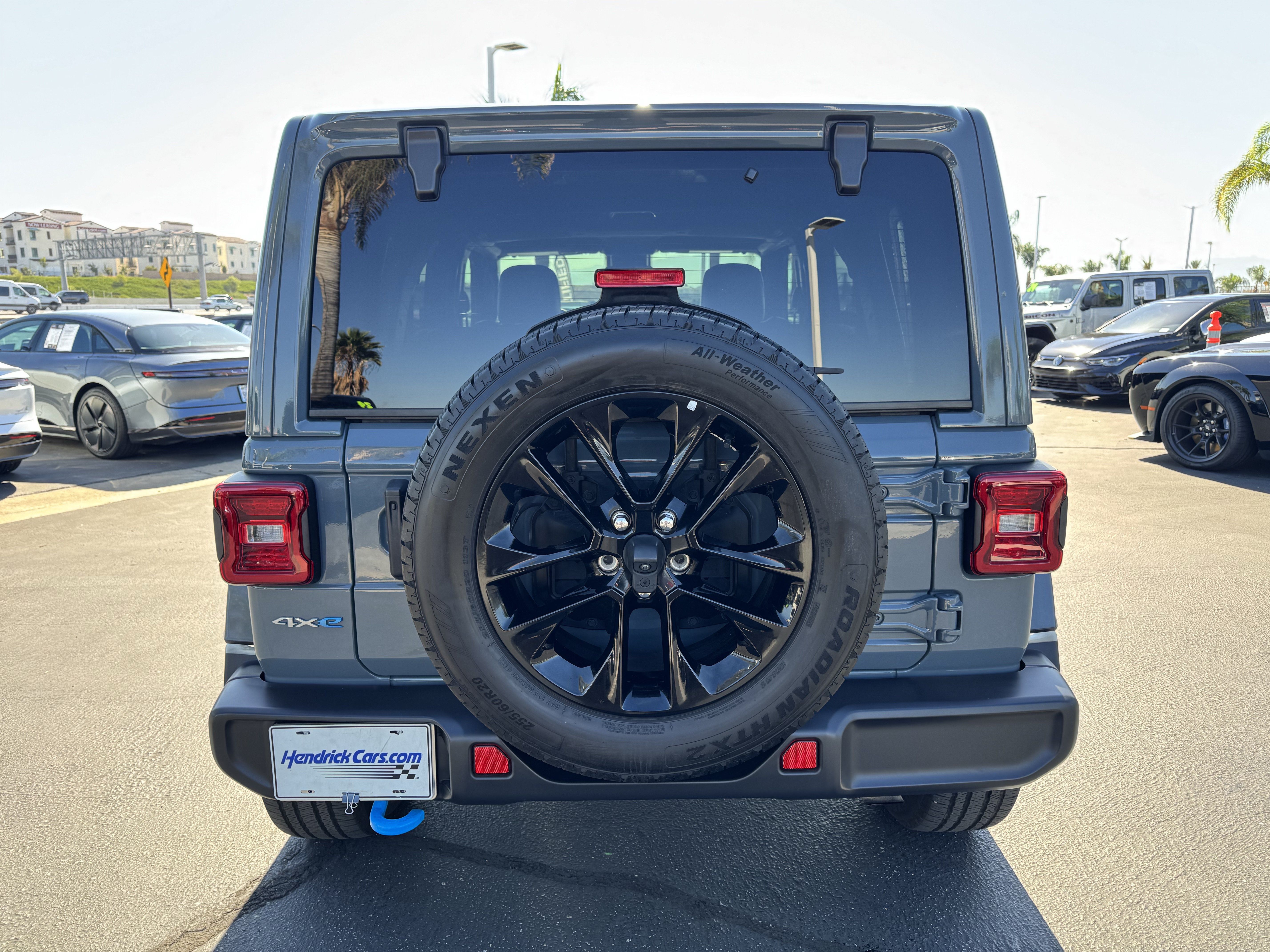 Used 2024 Jeep Wrangler Unlimited Sahara AWD/4WD image 8