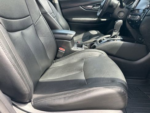 Used 2018 Nissan Rogue SL image 14