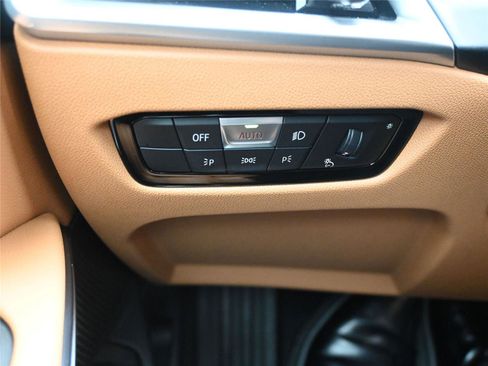 Used 2025 BMW 330i 330i w/ M Sport Package image 19