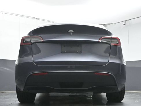 Used 2023 Tesla Model Y Long Range AWD/4WD image 35