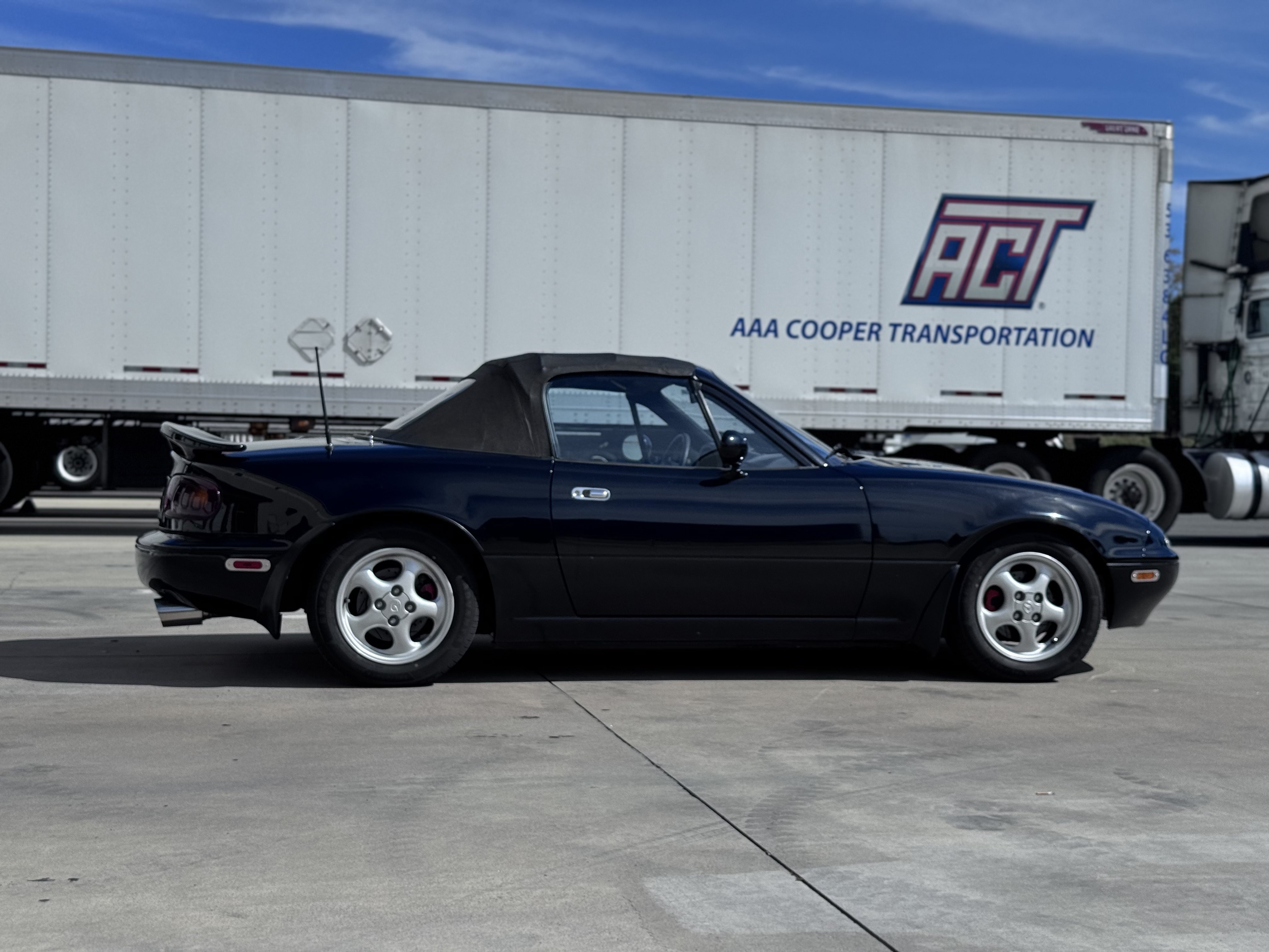 Used 1996 MAZDA MX-5 Miata RWD image 29