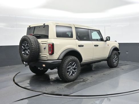 New 2025 Ford Bronco Badlands image 7