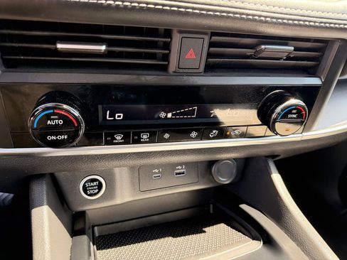 Used 2023 Nissan Rogue SV FWD image 19