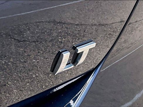Used 2018 Chevrolet Equinox LT FWD image 9