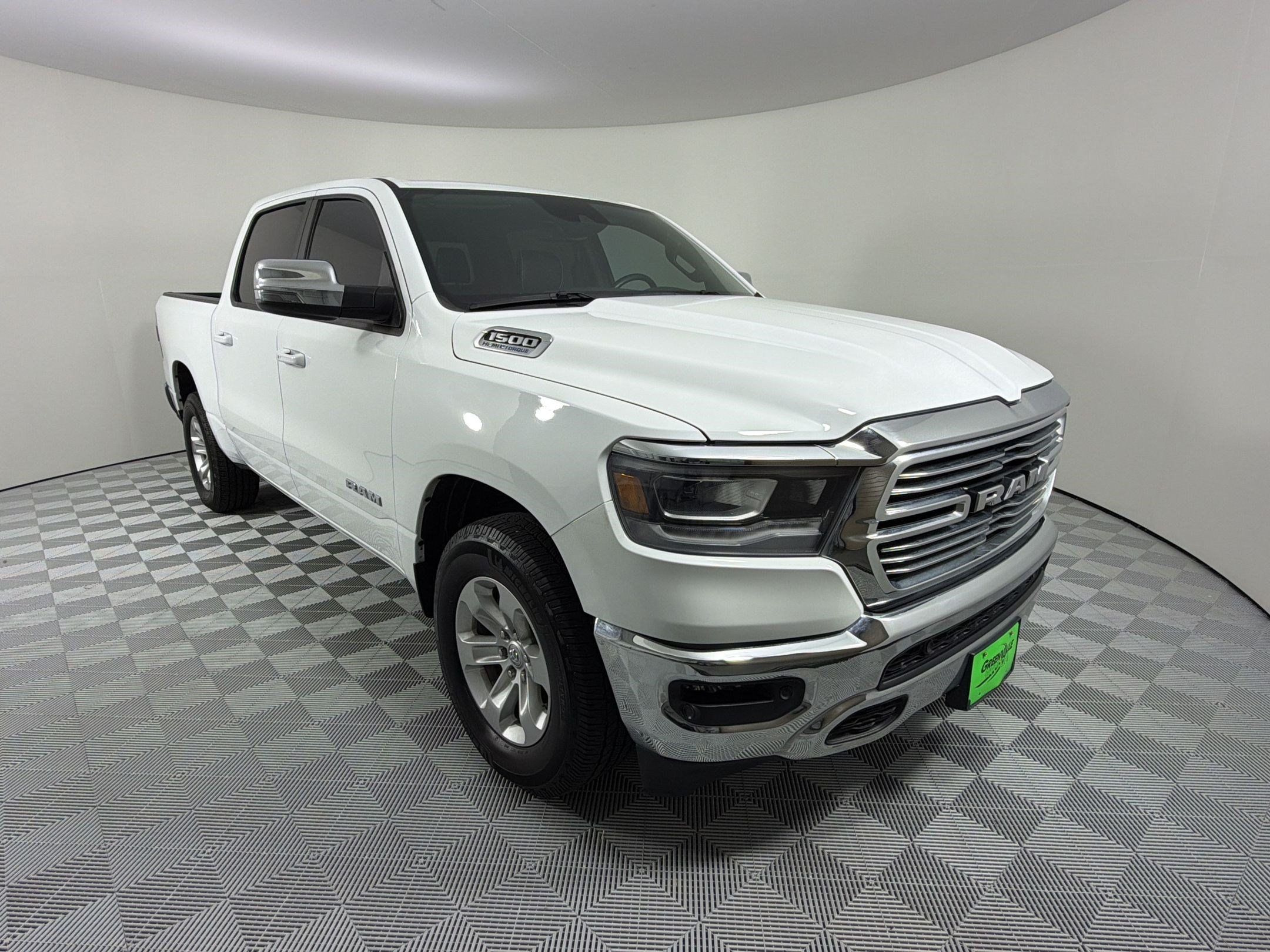 Used 2024 RAM 1500 Laramie AWD/4WD image 7