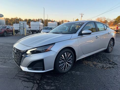 New 2025 Nissan Altima 2.5 SV w/ SV Premium Package image 7