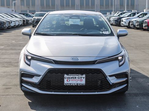 New 2026 Toyota Corolla SE image 2