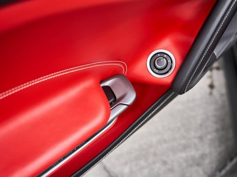 Used 2020 Ferrari GTC4Lusso T image 34