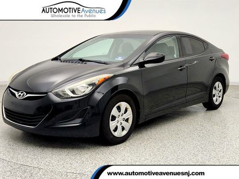 Used 2016 Hyundai Elantra SE image 1