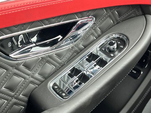 Used 2020 Bentley Continental GT image 33