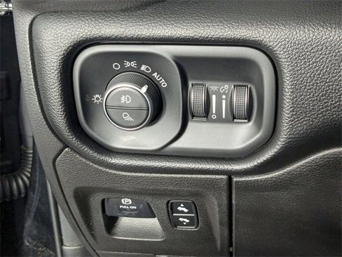 Used 2019 RAM 1500 Big Horn image 14