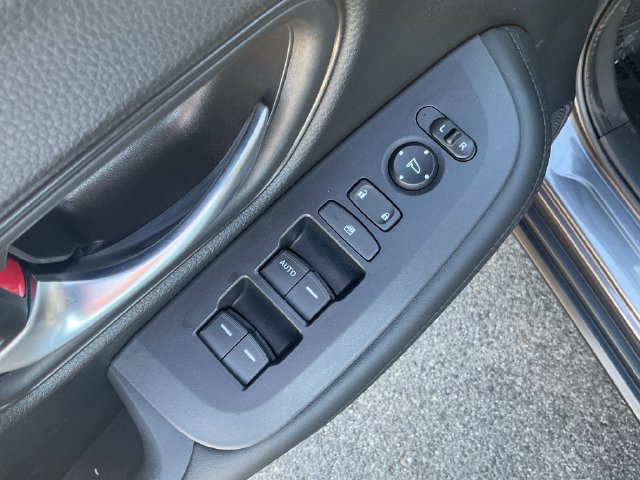 Certified 2024 Honda HR-V LX image 11