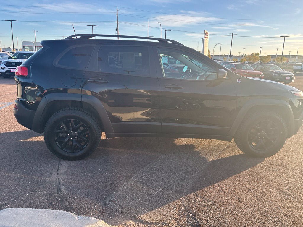 Used 2018 Jeep Cherokee Trailhawk w/ Quick Order Package 27L AWD/4WD image 4