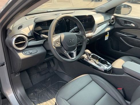 New 2025 Chevrolet Trax ACTIV w/ Driver Confidence Package image 11