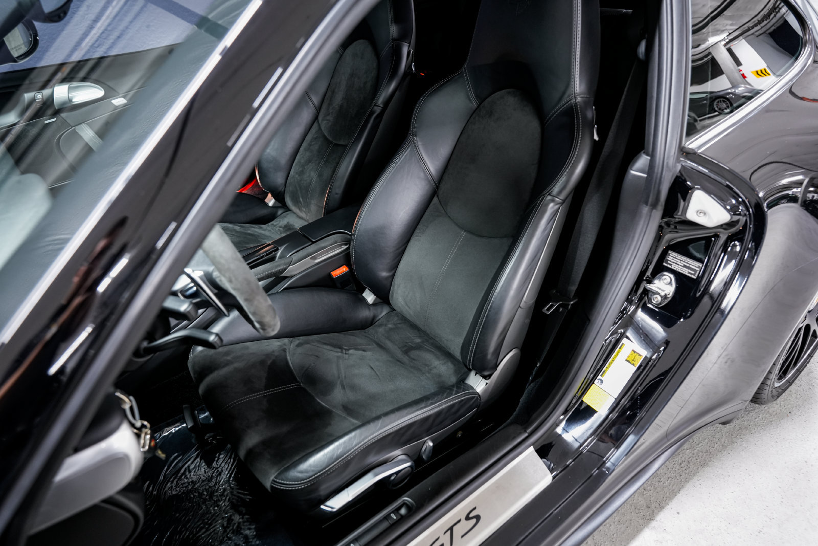 Used 2012 Porsche 911 Carrera GTS RWD image 19