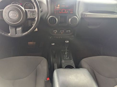 Used 2018 Jeep Wrangler Unlimited Sport AWD/4WD image 18