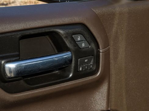 Used 2019 Chevrolet Silverado 1500 LTZ w/ LTZ Texas Edition image 49