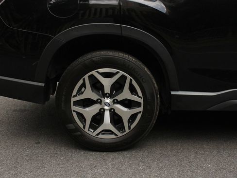 Used 2023 Subaru Forester Premium AWD/4WD image 5