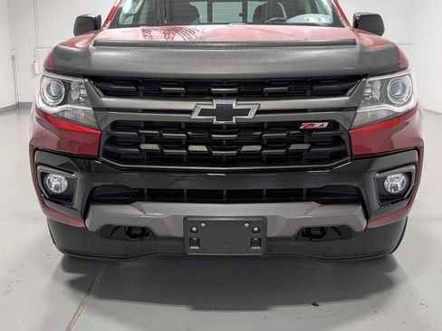Used 2021 Chevrolet Colorado Z71 AWD/4WD image 2