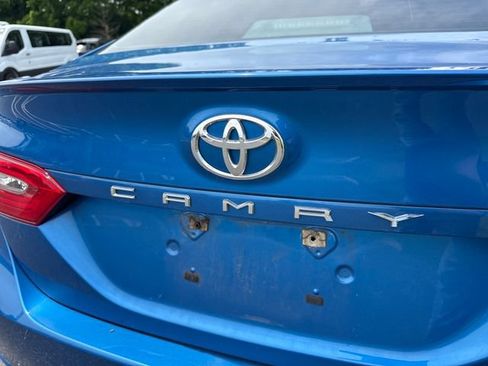 Used 2018 Toyota Camry SE w/ Moonroof Package FWD image 17