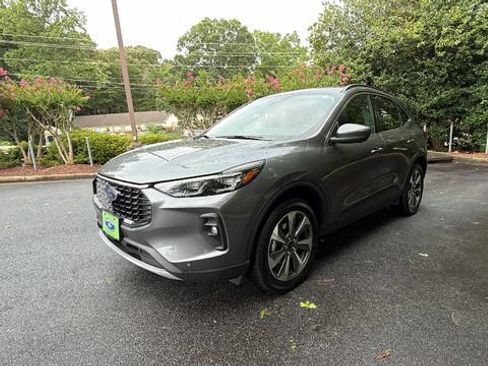 Certified 2024 Ford Escape Platinum AWD/4WD image 3