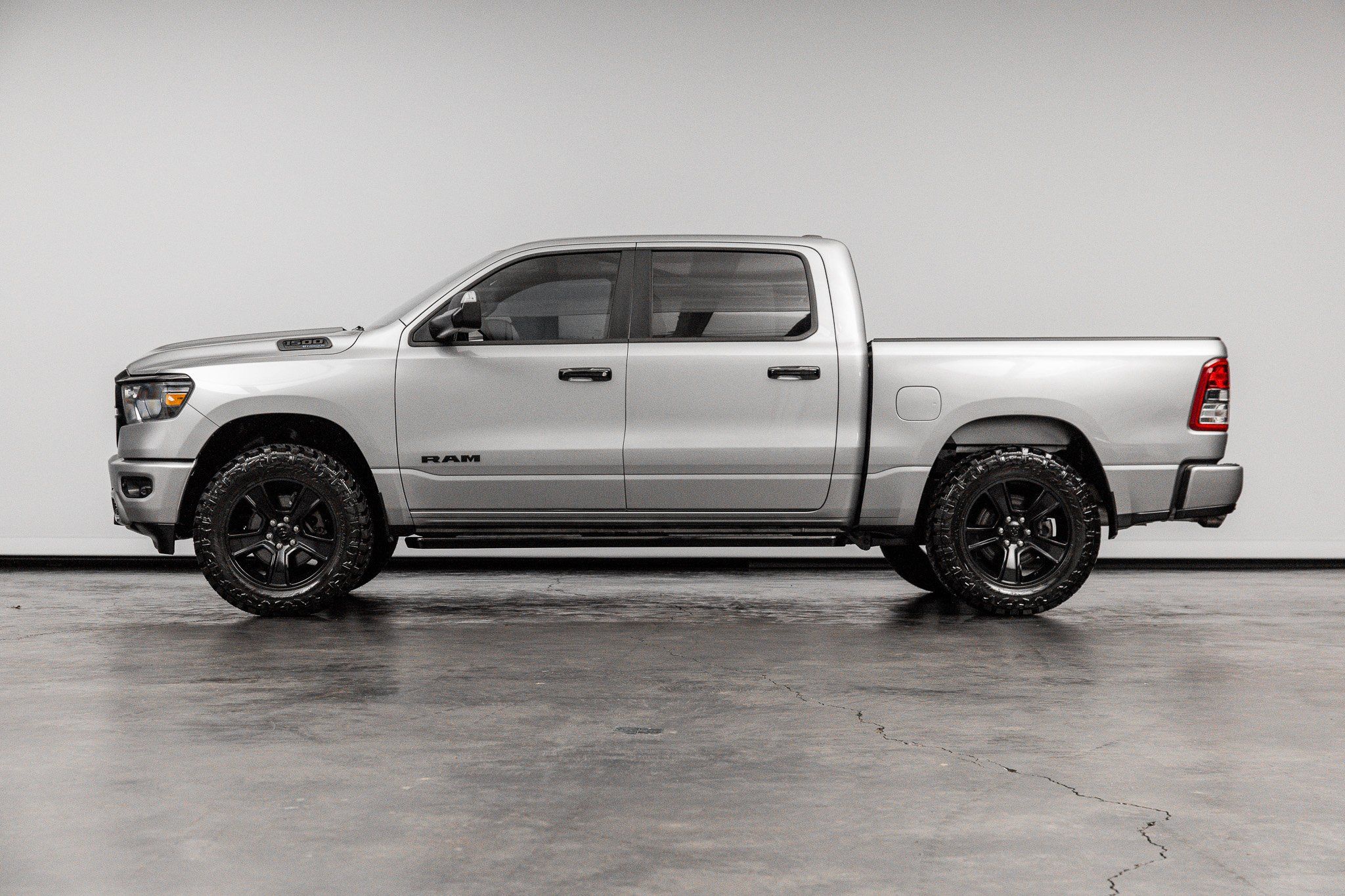 Used 2024 RAM 1500 Lone Star AWD/4WD image 9