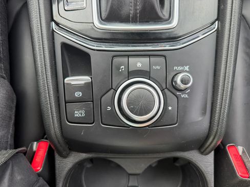 Used 2018 MAZDA CX-5 Touring w/ Preferred Equipment Package FWD image 22