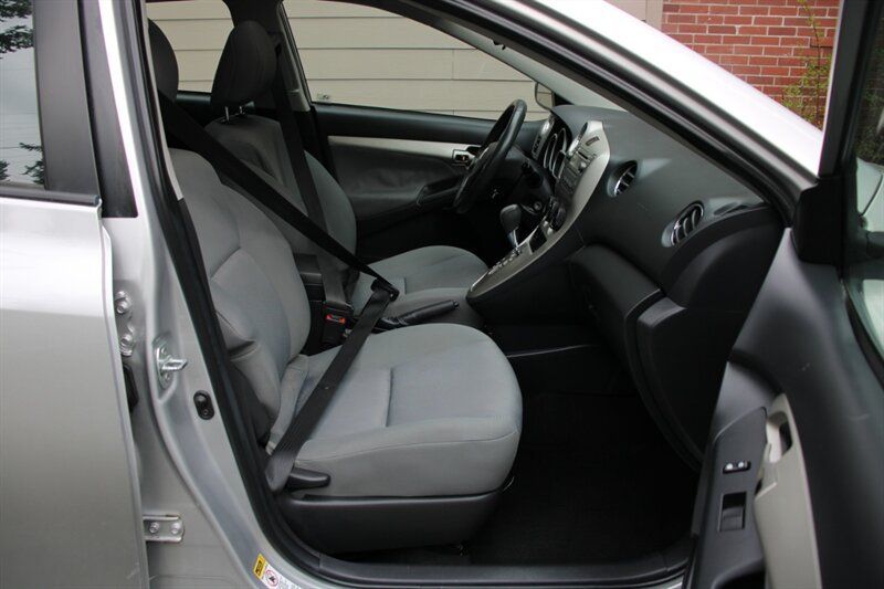 Used 2010 Toyota Matrix S FWD image 13
