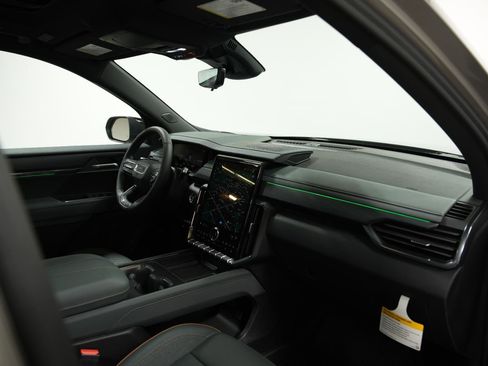 New 2026 GMC Acadia AT4 w/ Luxury Package image 19