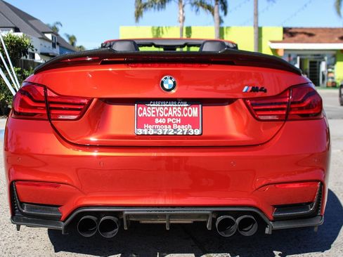 Used 2018 BMW M4 Convertible image 5