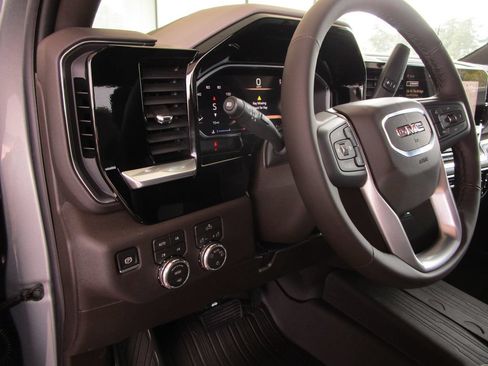 Used 2026 GMC Sierra 1500 SLE AWD/4WD image 32