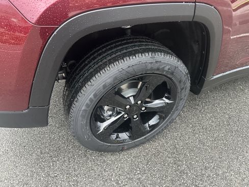 New 2025 Jeep Grand Cherokee Altitude image 23