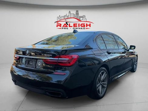 Used 2018 BMW 750i xDrive 750i xDrive Sedan 4D image 5