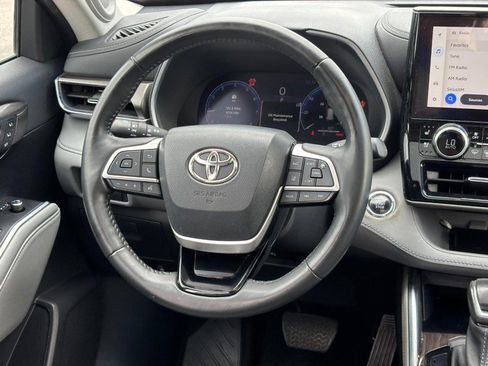 Used 2023 Toyota Highlander Limited AWD/4WD image 14
