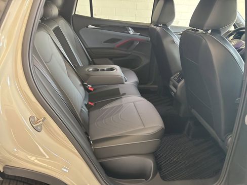 New 2026 Volkswagen Tiguan SE R-Line FWD image 31