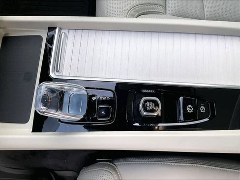 New 2026 Volvo XC60 B5 Ultra w/ Protection Package Premier image 10