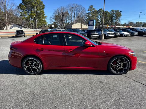 Used 2022 Alfa Romeo Giulia Ti image 4