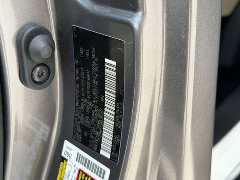 Used 2024 Toyota Sienna XLE FWD image 39