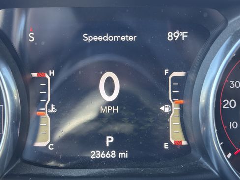 Used 2022 Jeep Gladiator Mojave AWD/4WD image 2