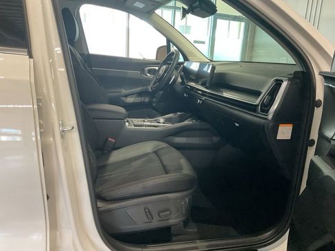New 2025 Kia Sorento EX image 28