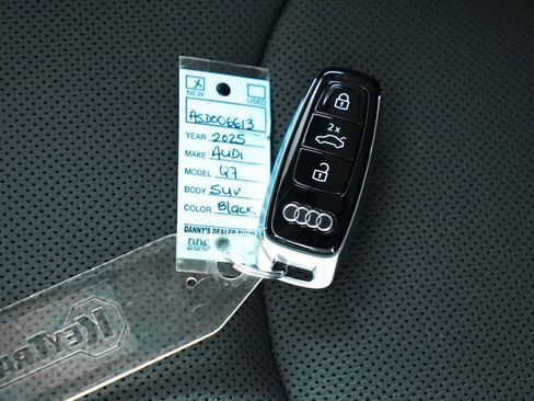 New 2025 Audi Q7 3.0T Prestige image 42