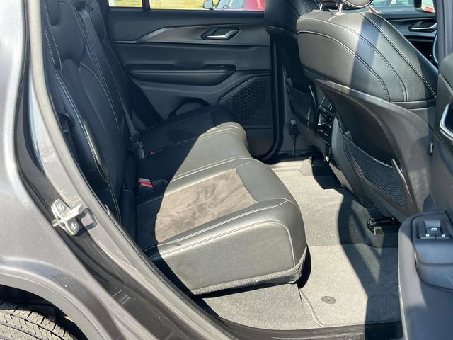 Used 2023 Jeep Grand Cherokee Altitude AWD/4WD image 23