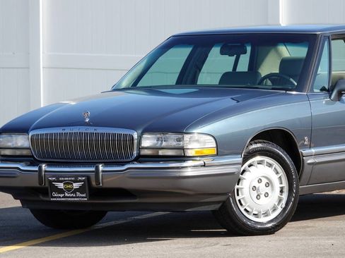Used 1993 Buick Park Avenue Ultra FWD image 2