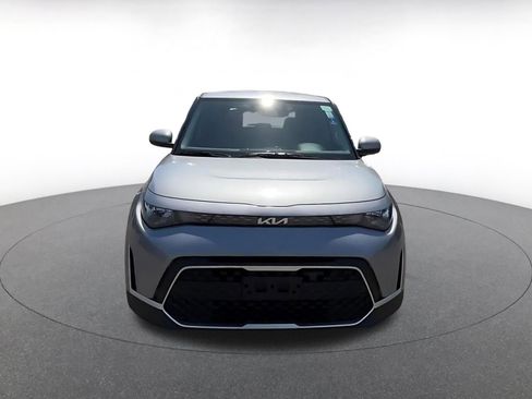 Used 2025 Kia Soul LX w/ LX Technology Package FWD image 4