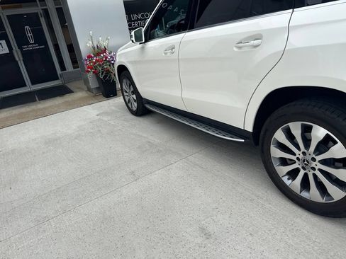 Used 2017 Mercedes-Benz GLS 450 4MATIC image 21