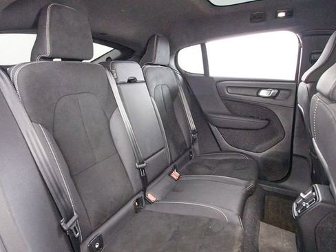 Certified 2023 Volvo C40 P8 Recharge Ultimate w/ Protection Package Premier AWD/4WD image 22