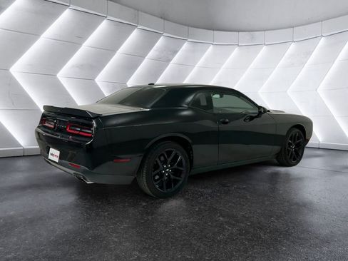 Used 2019 Dodge Challenger SXT w/ Blacktop Package RWD image 4